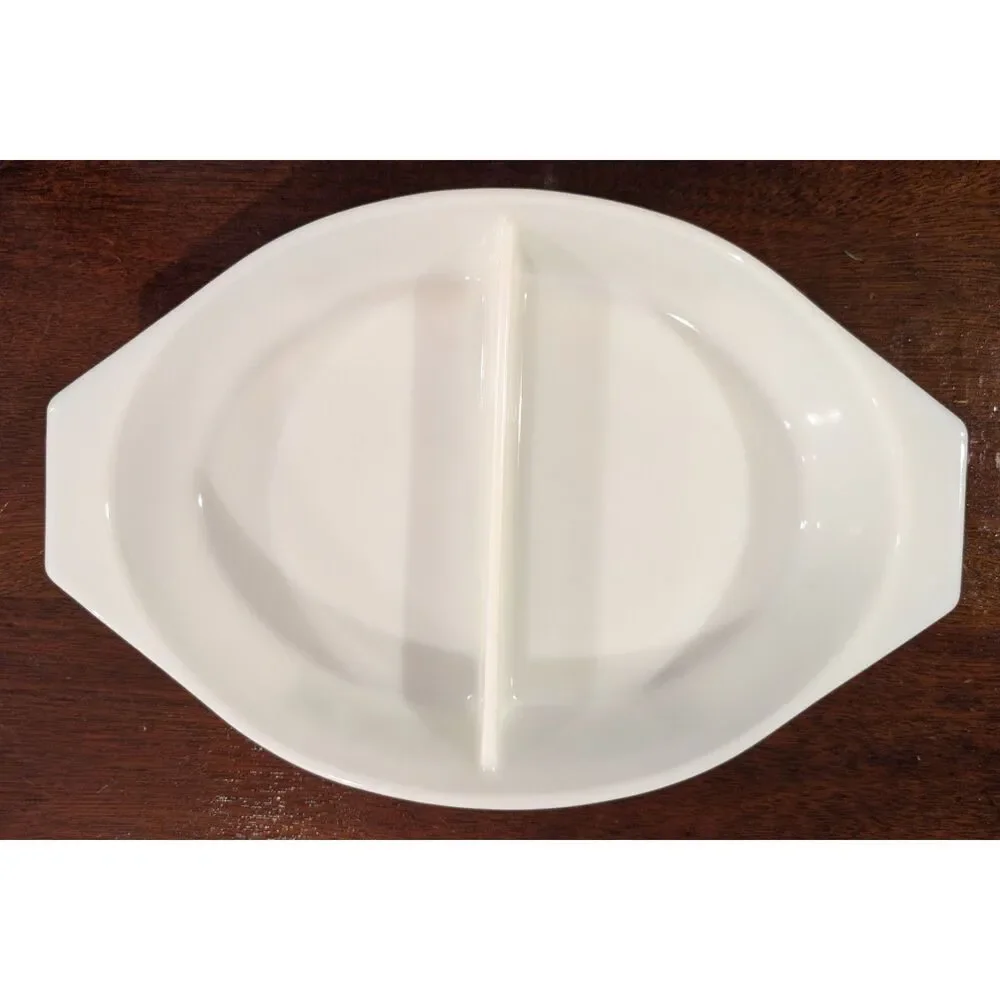 Pyrex 34 1.5 QT Divided Casserole • Brittany Pattern • Made in USA Ovenware